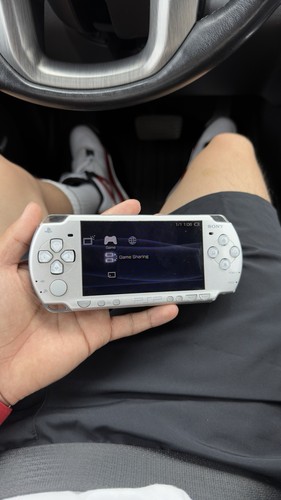 Sony psp silver handheld - psp,