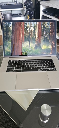 Apple macbook pro - 15", (256gb