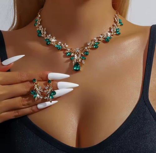 Stunning green emerald gold - green,