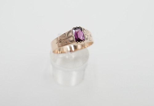 Antique ring circa 1890 hand