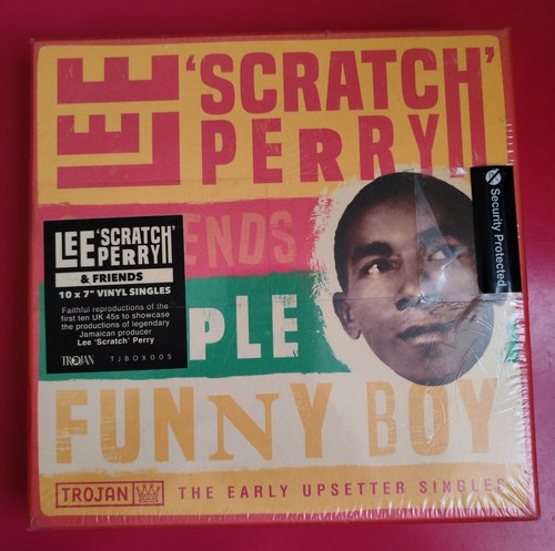 Lee scratch people funny - lee, boy
