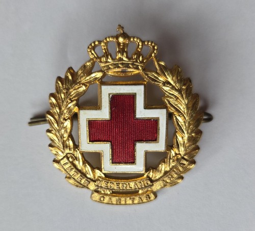 Vintage enamel caritas - enamel, rode
