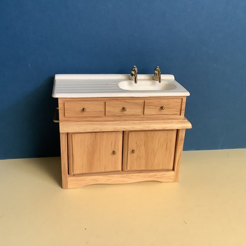 Scale dolls house kitchen - 1:12,