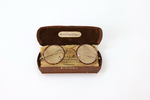 Vintage gold tone round - vintage,