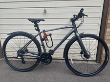 Giant Escape 2 Disc 2023 pristine condition. Including Accessories 