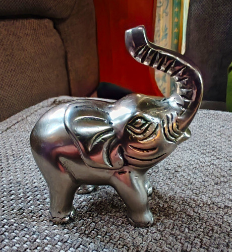 Silver tone elephant with - silver,