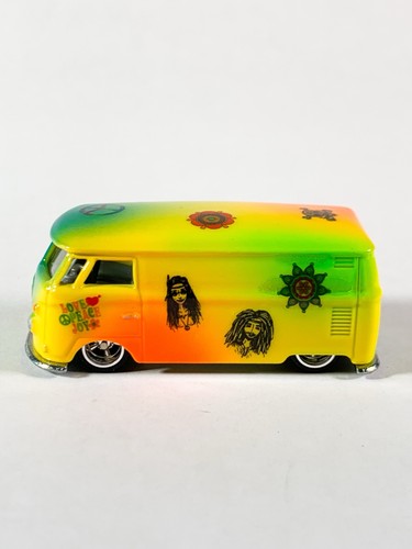 Hot wheels panel - hot, bus