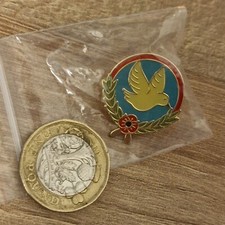 Dove Peace Poppy Badge