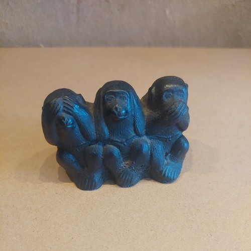 See hear speak evil monkey - no,