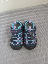 Kamik Crab Closed Toe Sandals