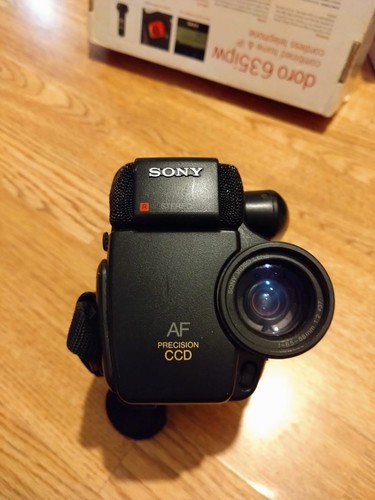 Sony ccd tr75e camcorder - ccd-tr75e,