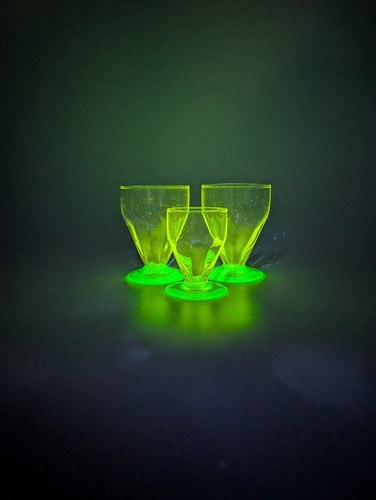 Set vintage uranium glass - of,