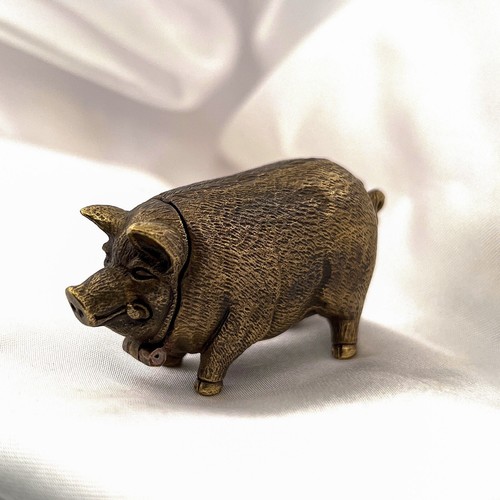 Brass pig hog vesta snuff - brass,