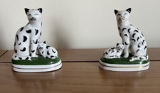 Cats: China Cats, One Male, One Female Each With A Kitten