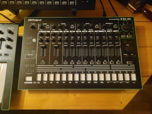 Roland tr8 - roland,