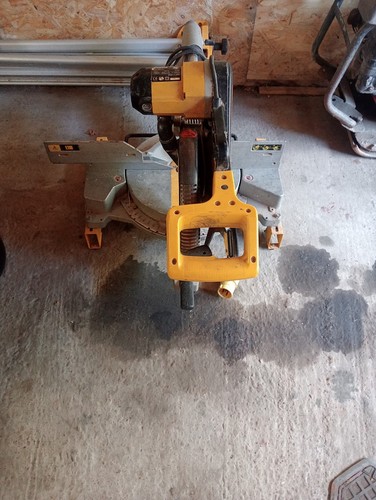 Dewalt sliding mitre - mitre,