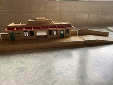 Hornby Dublo Metal Station and