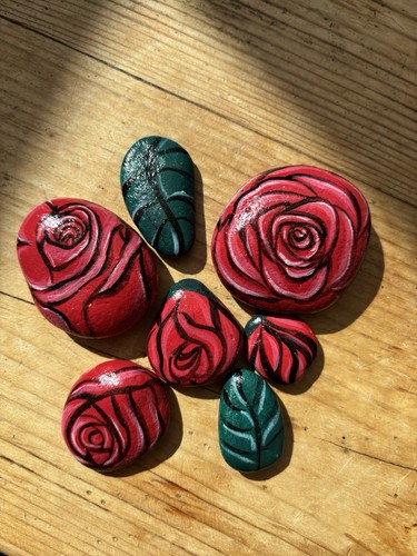 Hand painted rose stones - ,, set