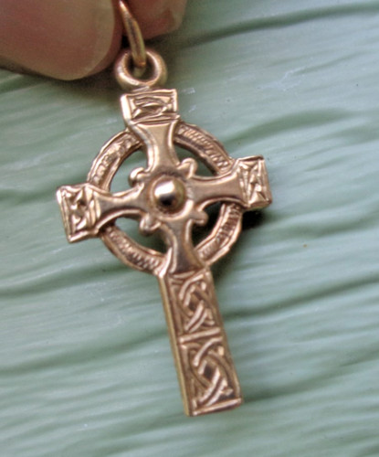 Gold celtic cross 9ct - gold,