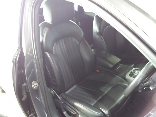 Front seat audi - rh, fl