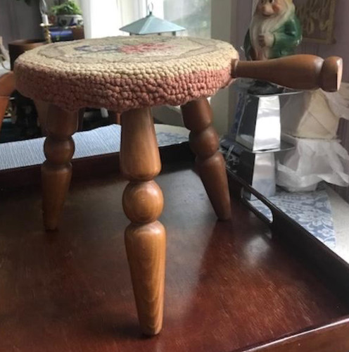 Vintage wood legged - 3-legged, milking