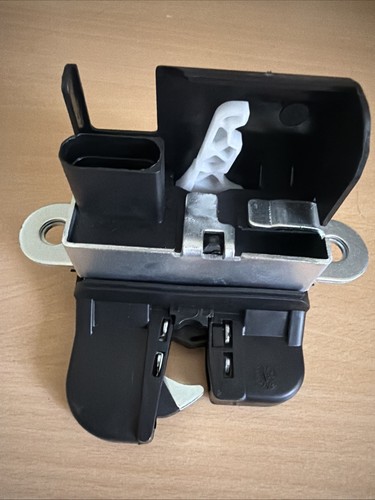 Car boot lock - car, actuator