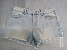Ladies daisy dukes cut offs
