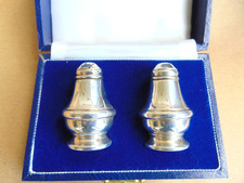 LOVELY STERLING SILVER  SALT & PEPPER POTS 1990, BOXED