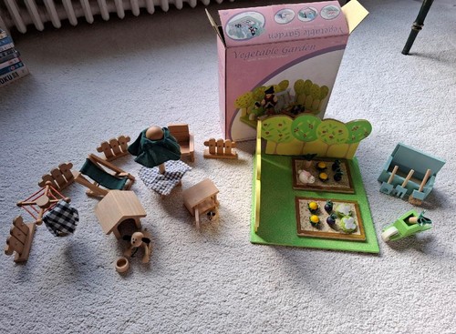Rare van toy wooden dolls - le,