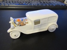 Carlton crested china saloon