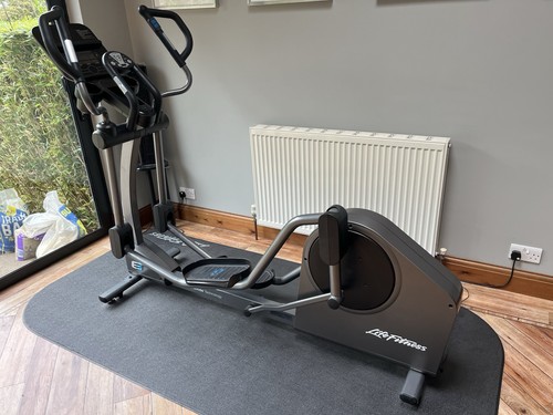 Life fitness elliptical - e3,
