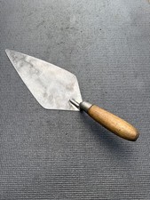VINTAGE 11" BRICKLAYERS BUILDERS TROWEL.