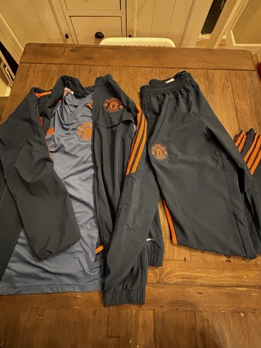 Manchester united tracksuit - manchester,