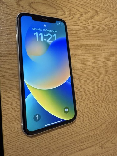 Iphone 128gb white - 11,