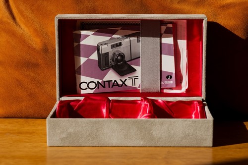 Contax collectors display - t,