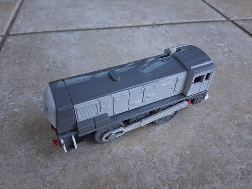 Thomas trackmaster dennis - thomas,