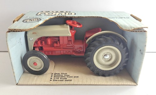 Vintage ertl ford tractor - ford,