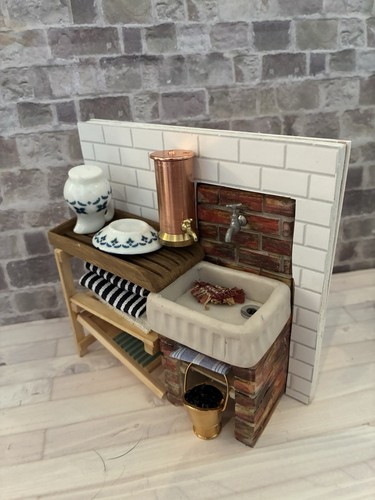 Dolls house scale - dolls, 1/12