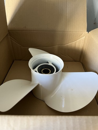 White blade aluminum - white, 3-blade
