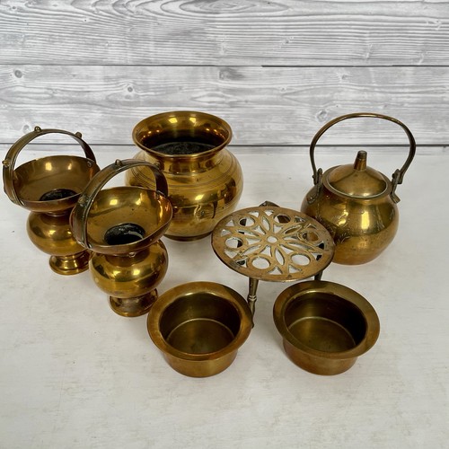Vintage brass items - items, bundle