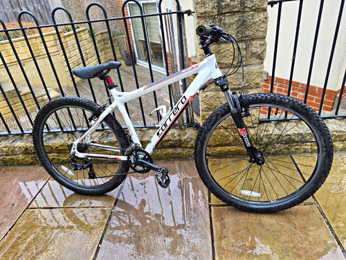 Carrera valour mountain bike - carrera,