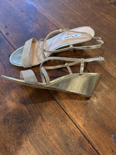 Nina gold and - gold,