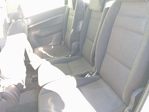 Center rear sit - rear,