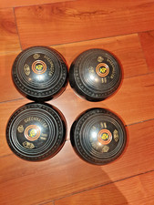 Set of 4 lawn bowls Size 1