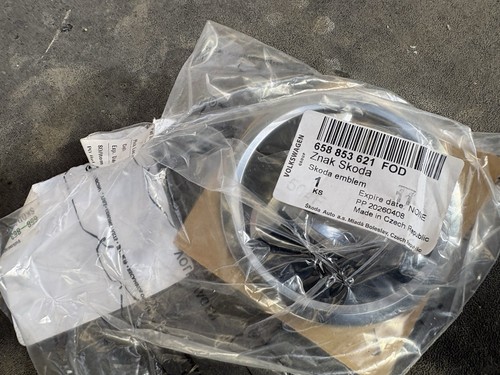 Skoda fabia tailgate centre - skoda,