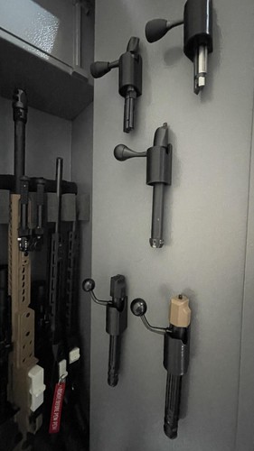 Magnetic rifle bolt - magnetic,, holder