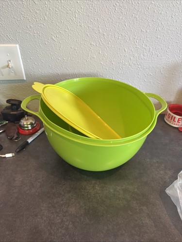 Tupperware thatsa mega - tupperware,