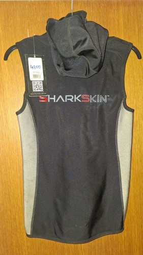 Sleaveless sharkskin hooded - sharkskin,