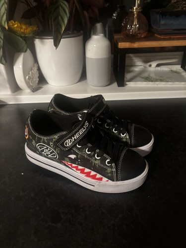 Heelys size excellent - size, 1