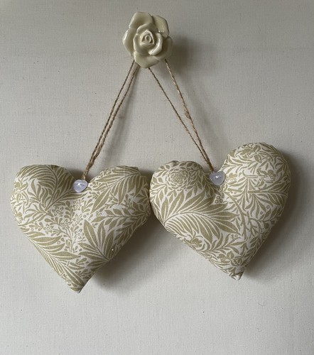 Pair heart door hangers - of, in